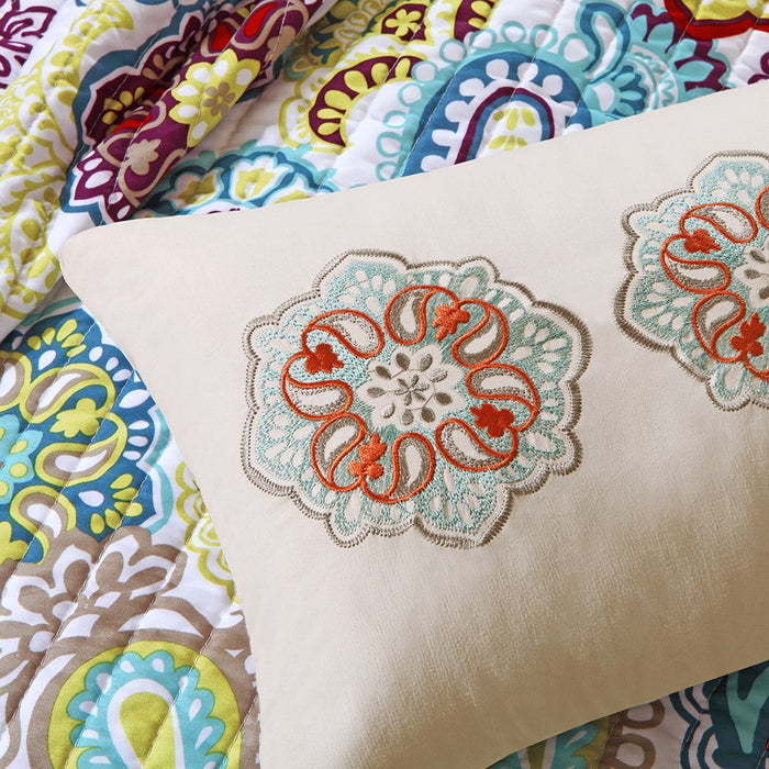 Christy-Colorful-Floral-Medallion-Quilt-Set-White-Stone-Decor-4
