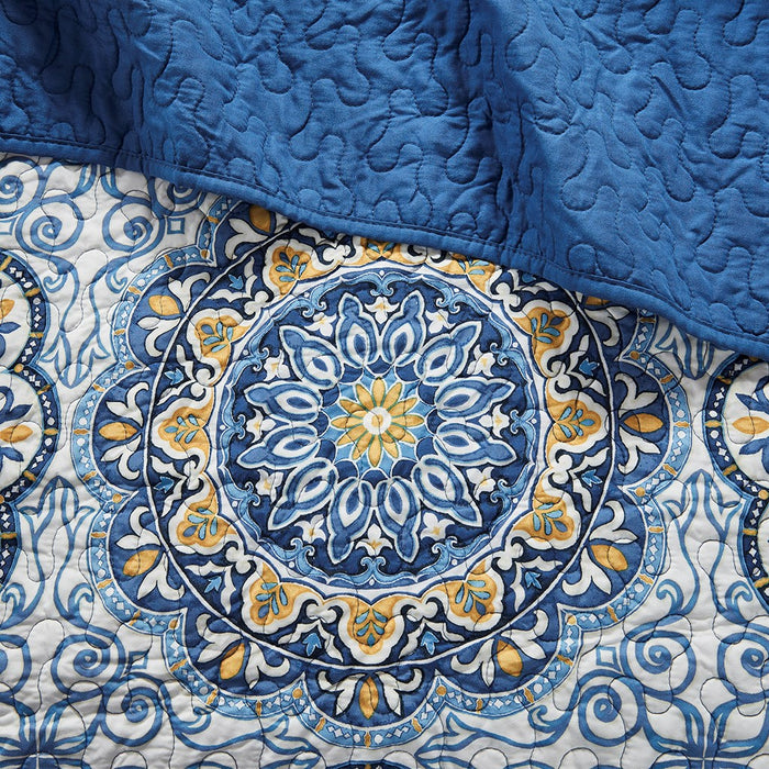 Reversible-Blue-Boho-Medallion-6-Piece-Quilt-Set-White-Stone-Decor-3